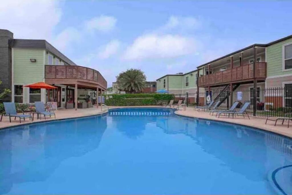 Beautiful/Spacious 2 Bedroom Houston Near Galleria Екстер'єр фото