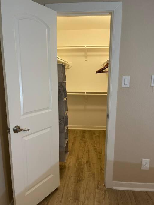 Beautiful/Spacious 2 Bedroom Houston Near Galleria Екстер'єр фото