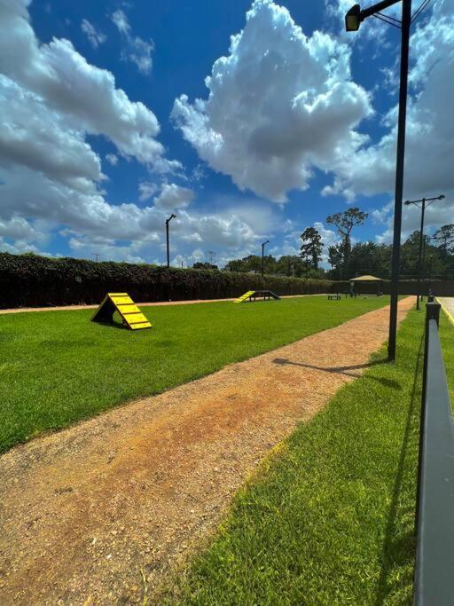 Beautiful/Spacious 2 Bedroom Houston Near Galleria Екстер'єр фото